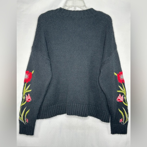 Romeo & Juliet Couture Sweater Charcoal Floral Embroidered Boho Sz L - Picture 2 of 9